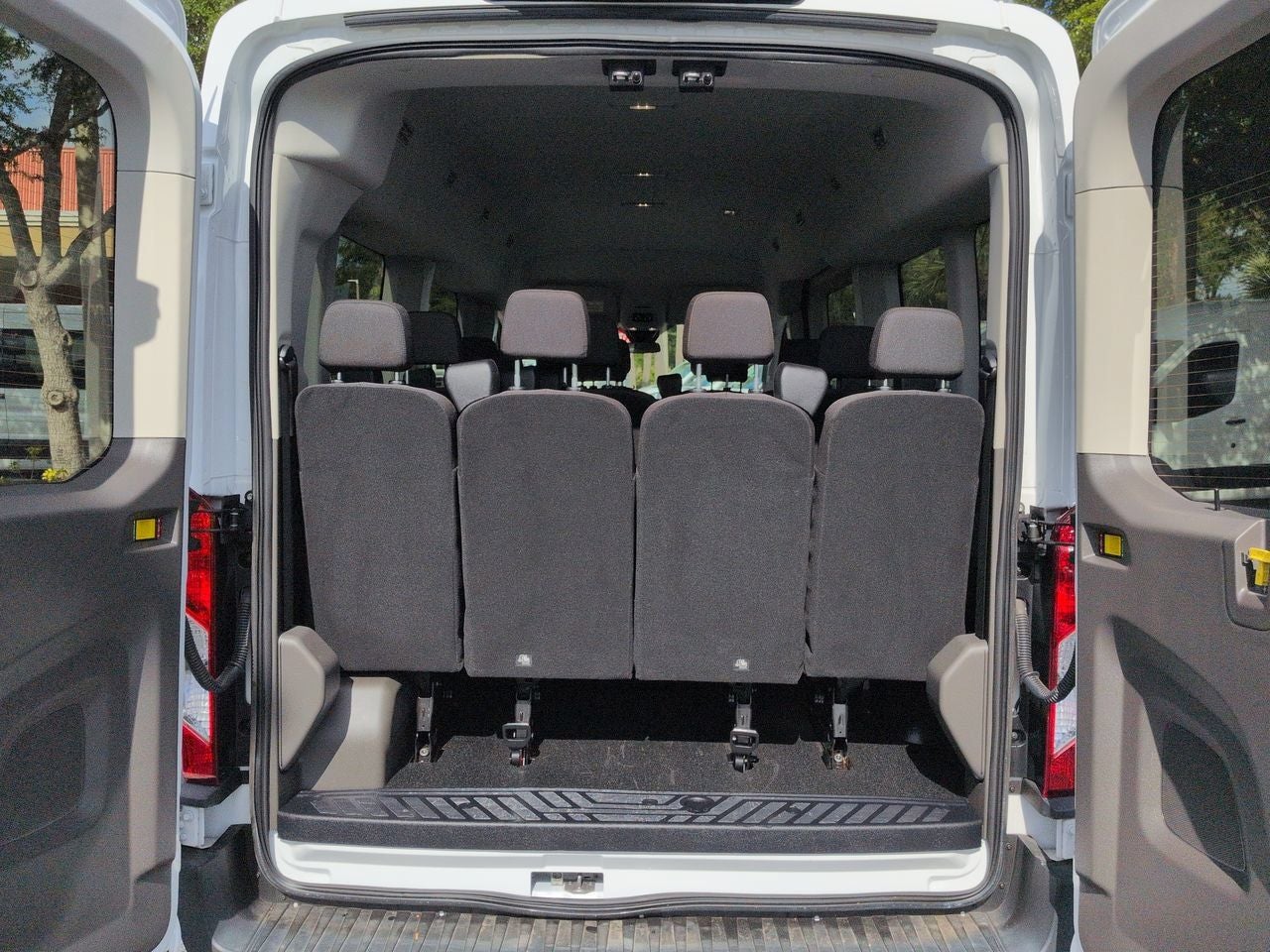 2024 Ford Transit-350 XL 15-PASS.