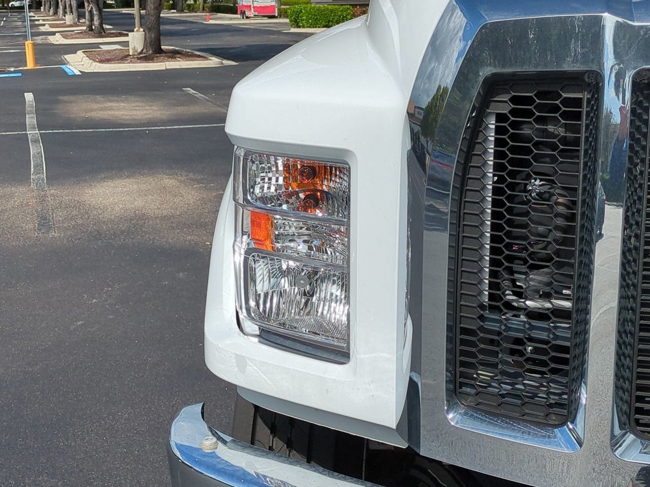 2025 Ford F-750SD Base