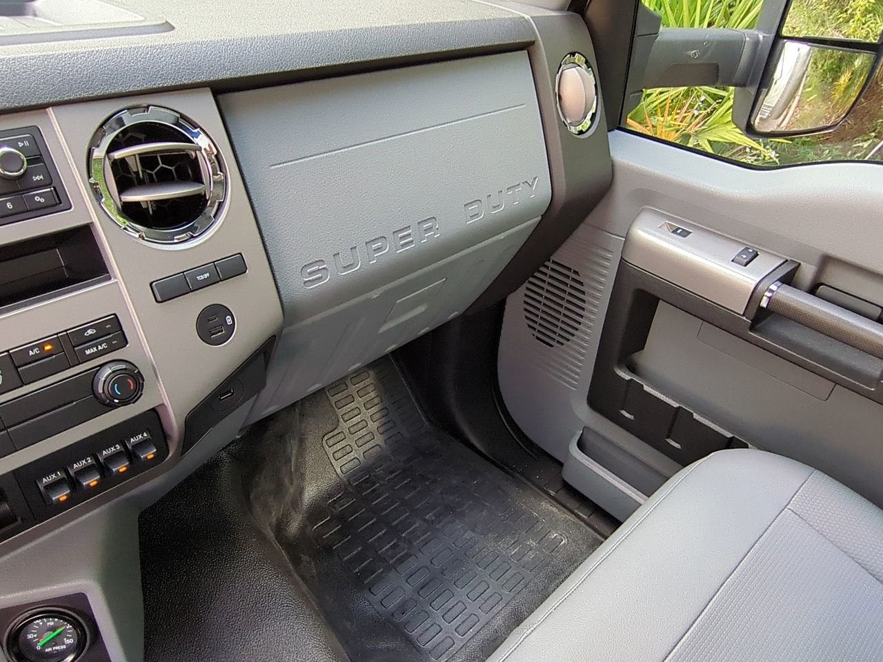 2025 Ford F-750SD Base