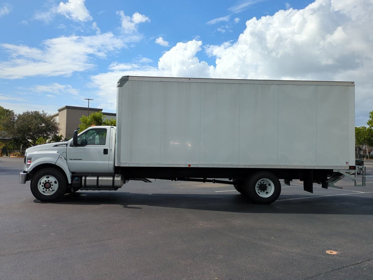 2025 Ford F-750SD Base