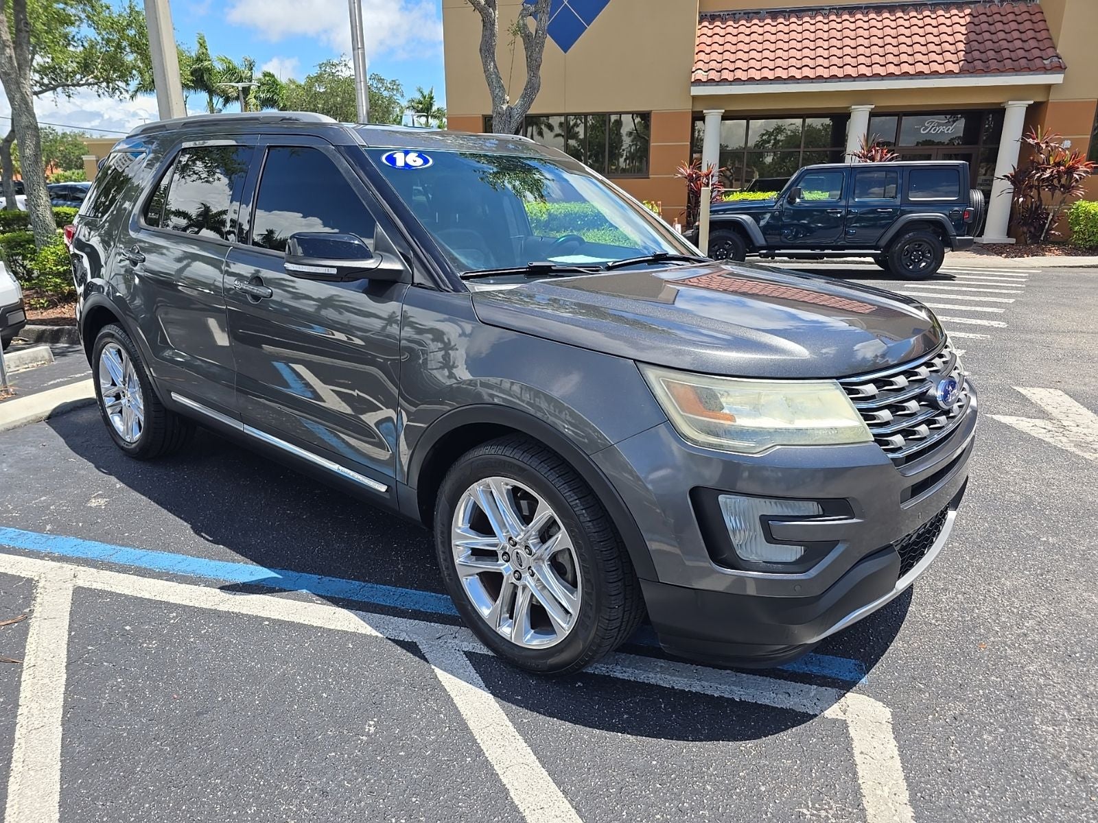 2016 Ford Explorer XLT FWD's photo