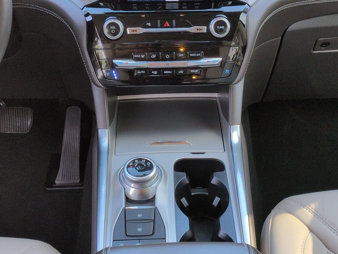 2024 Ford Explorer Platinum