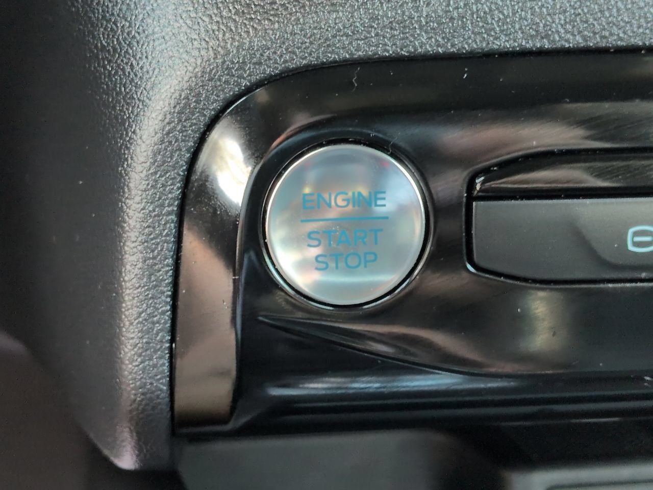 2025 Ford Escape Hybrid ST-Line