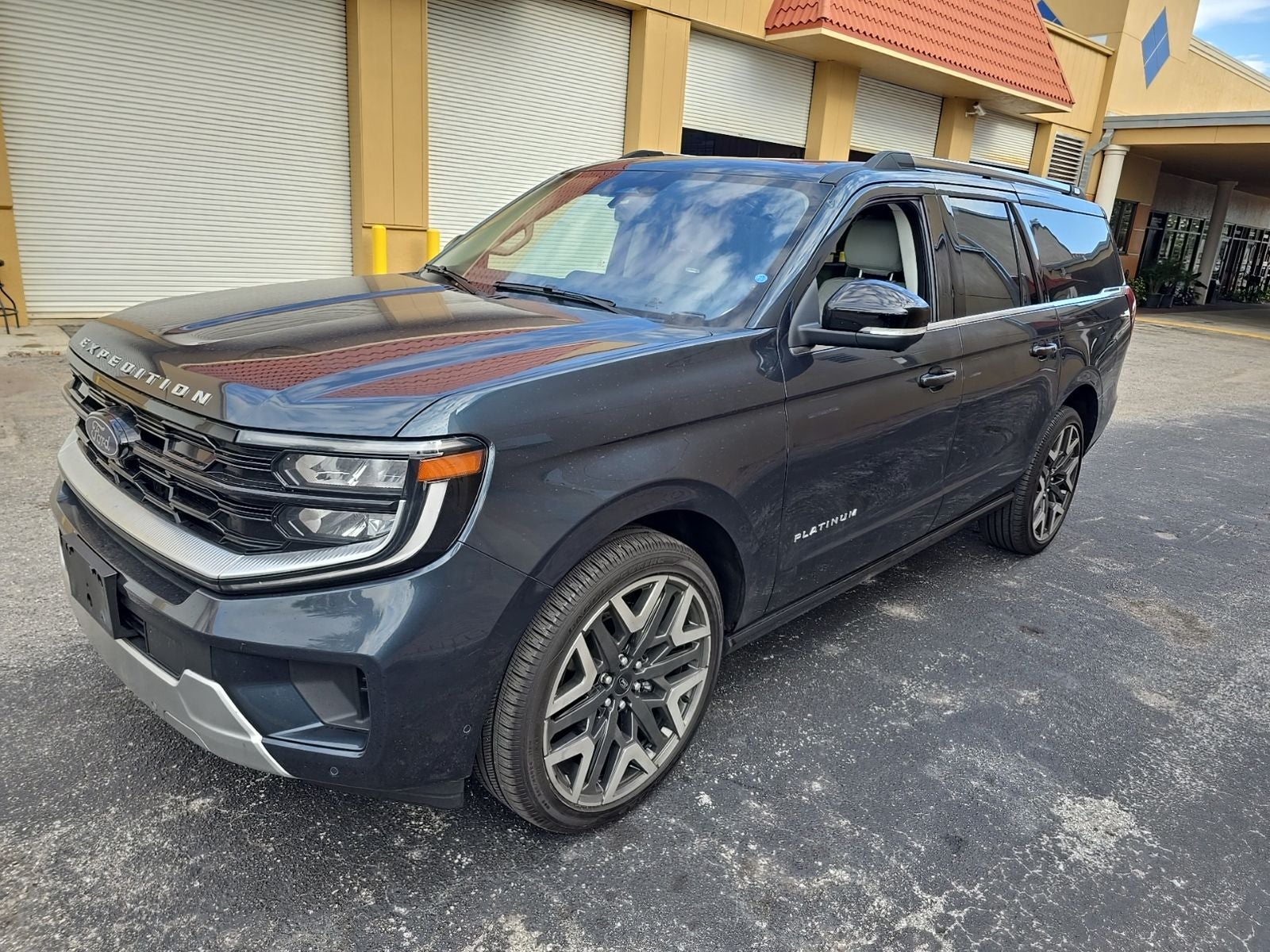 2025 Ford Expedition Max Platinum