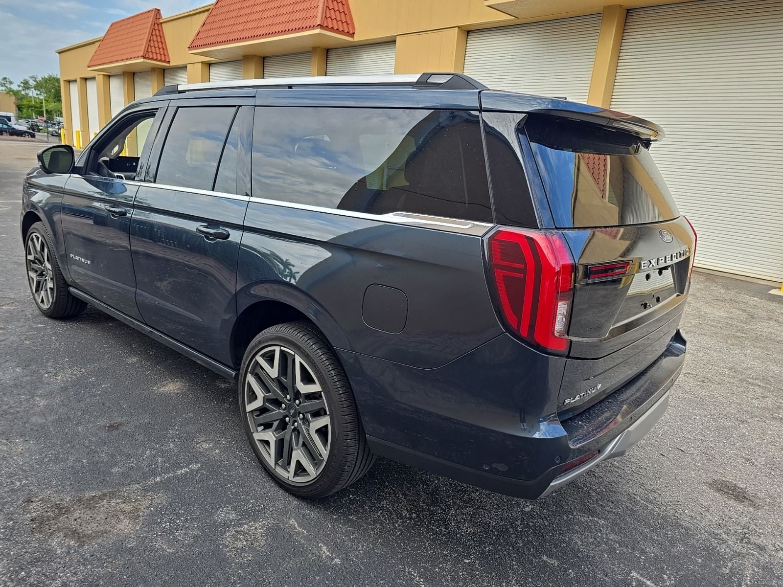 2025 Ford Expedition Max Platinum