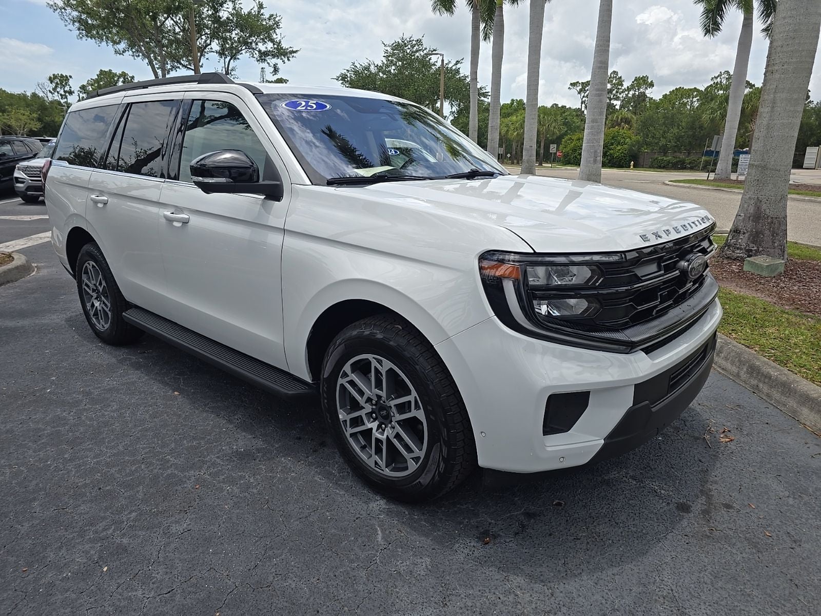 2025 Ford Expedition Active