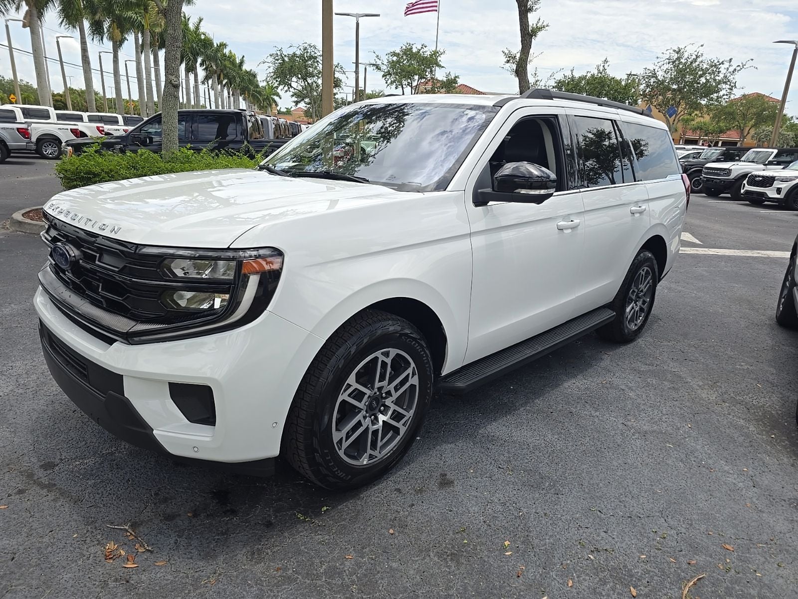 2025 Ford Expedition Active