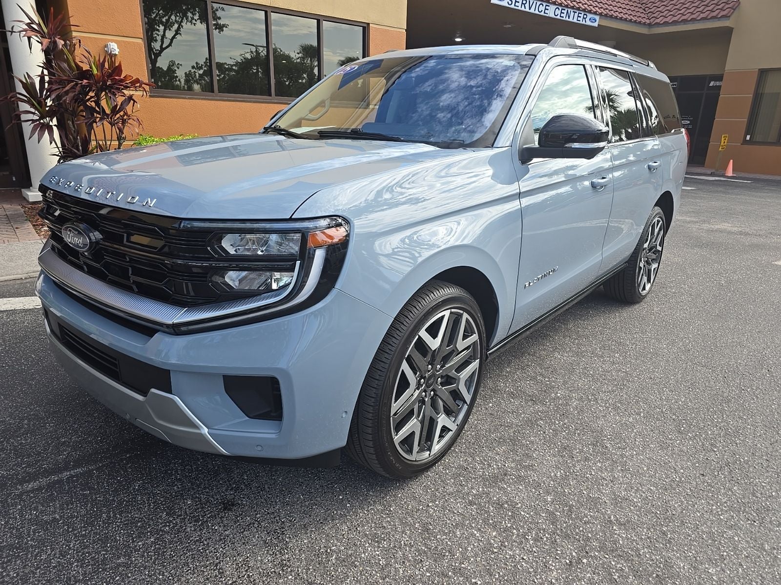 2025 Ford Expedition Platinum
