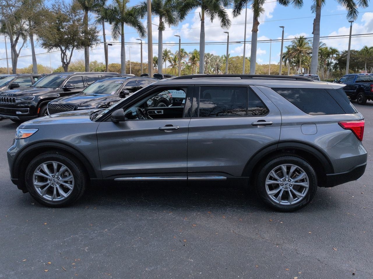 2023 Ford Explorer XLT