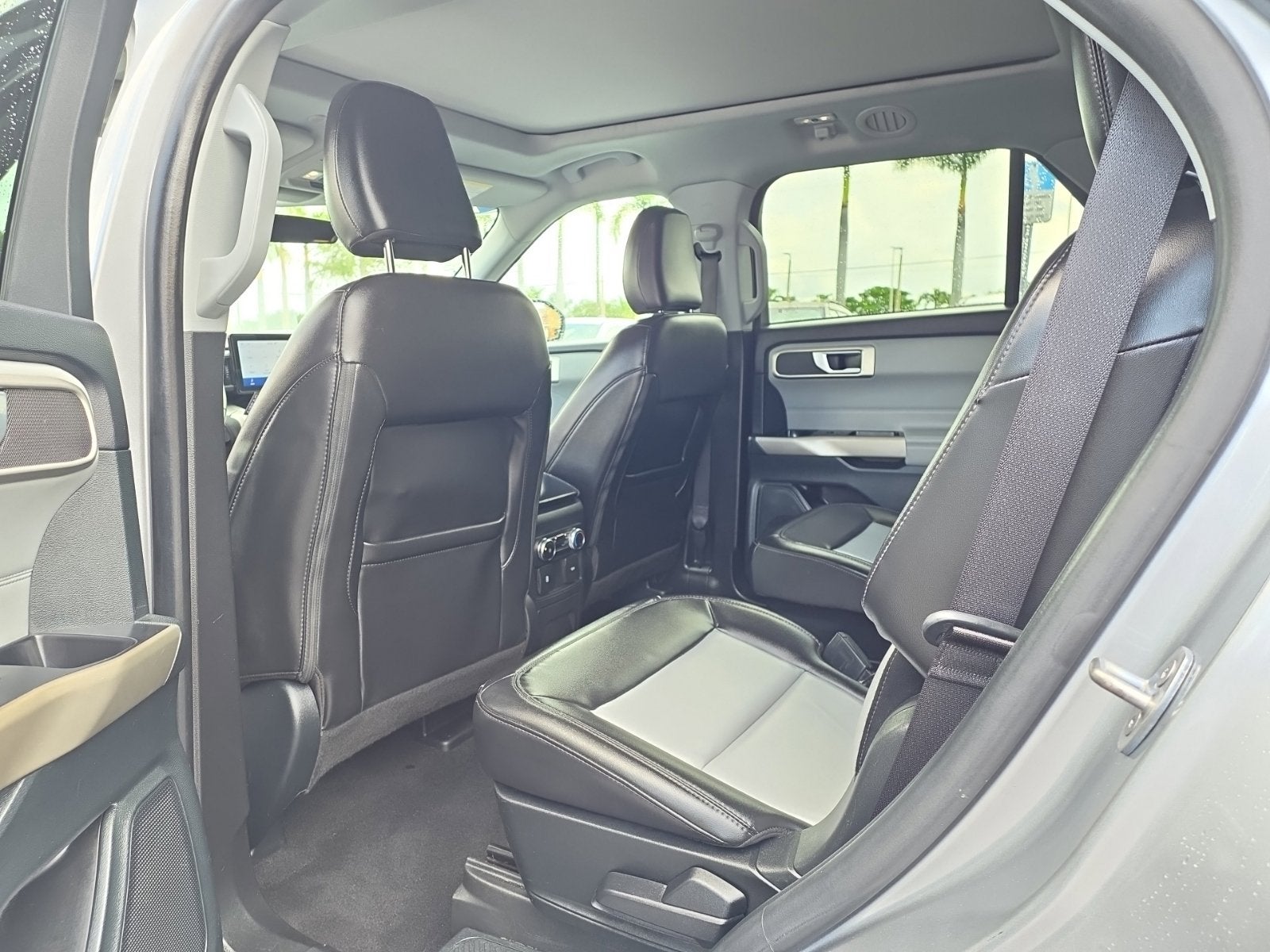 2023 Ford Explorer XLT 4WD