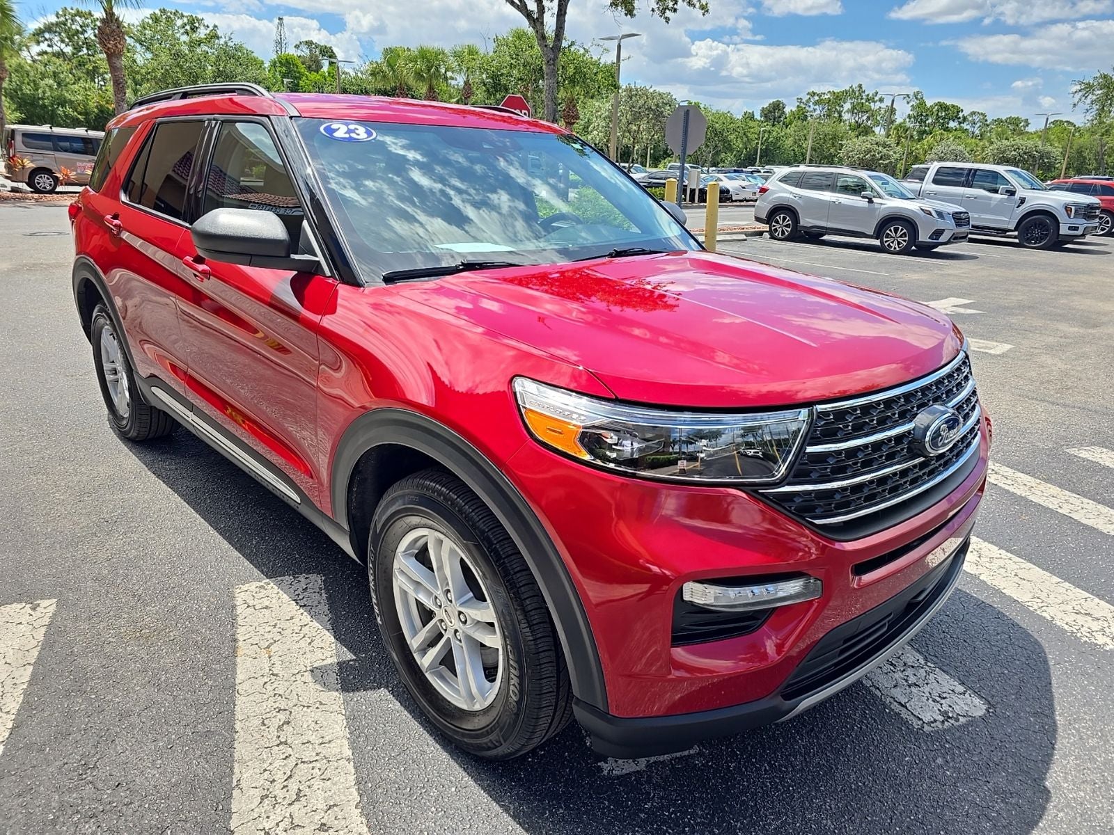 2023 Ford Explorer XLT 4WD's photo