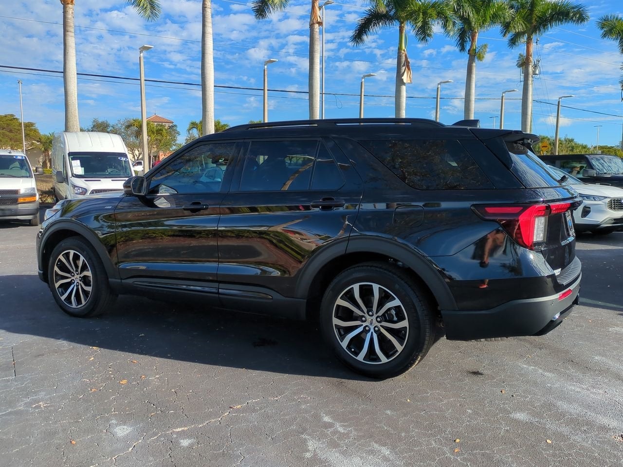 2025 Ford Explorer ST-Line