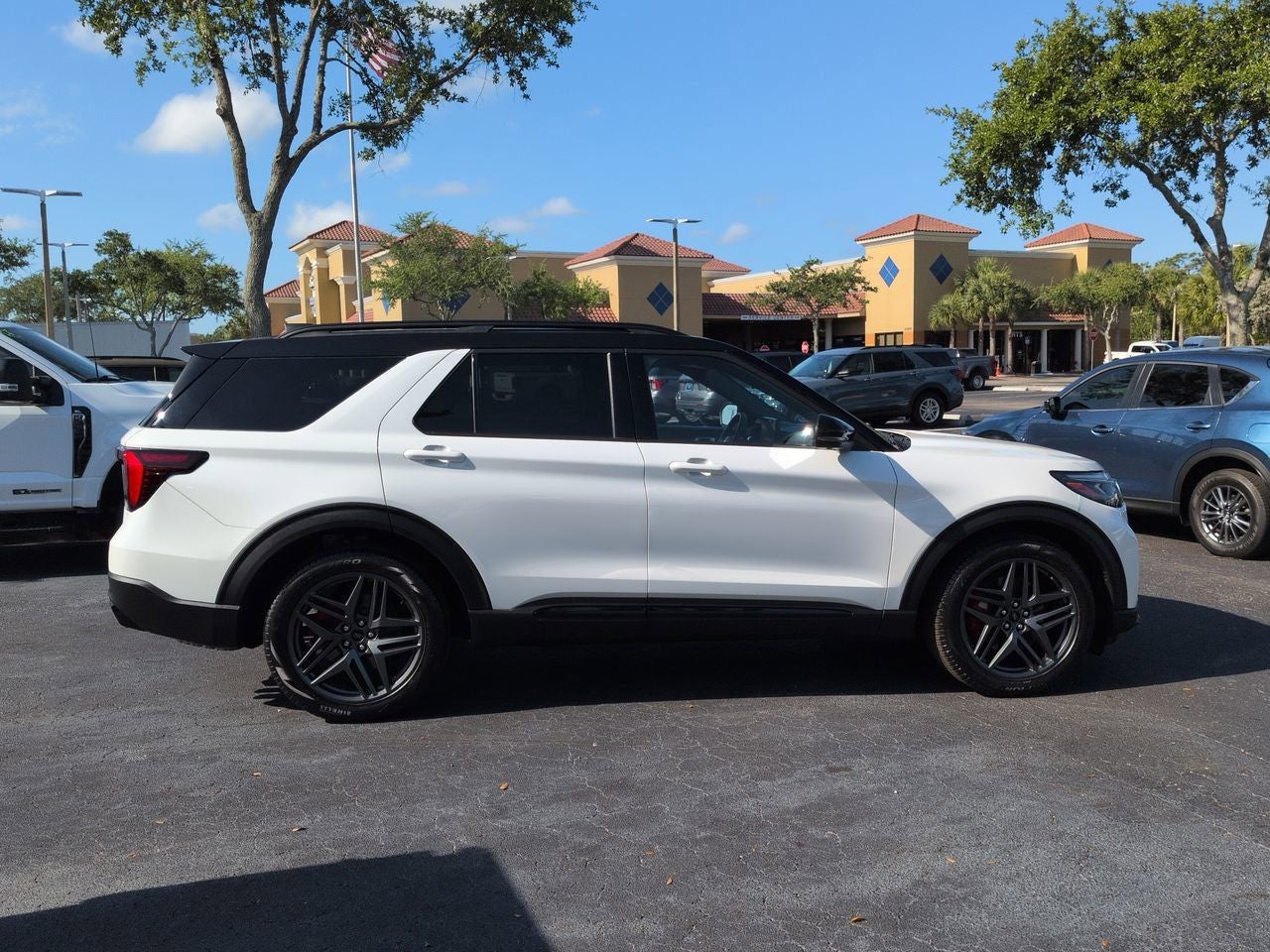 2025 Ford Explorer ST