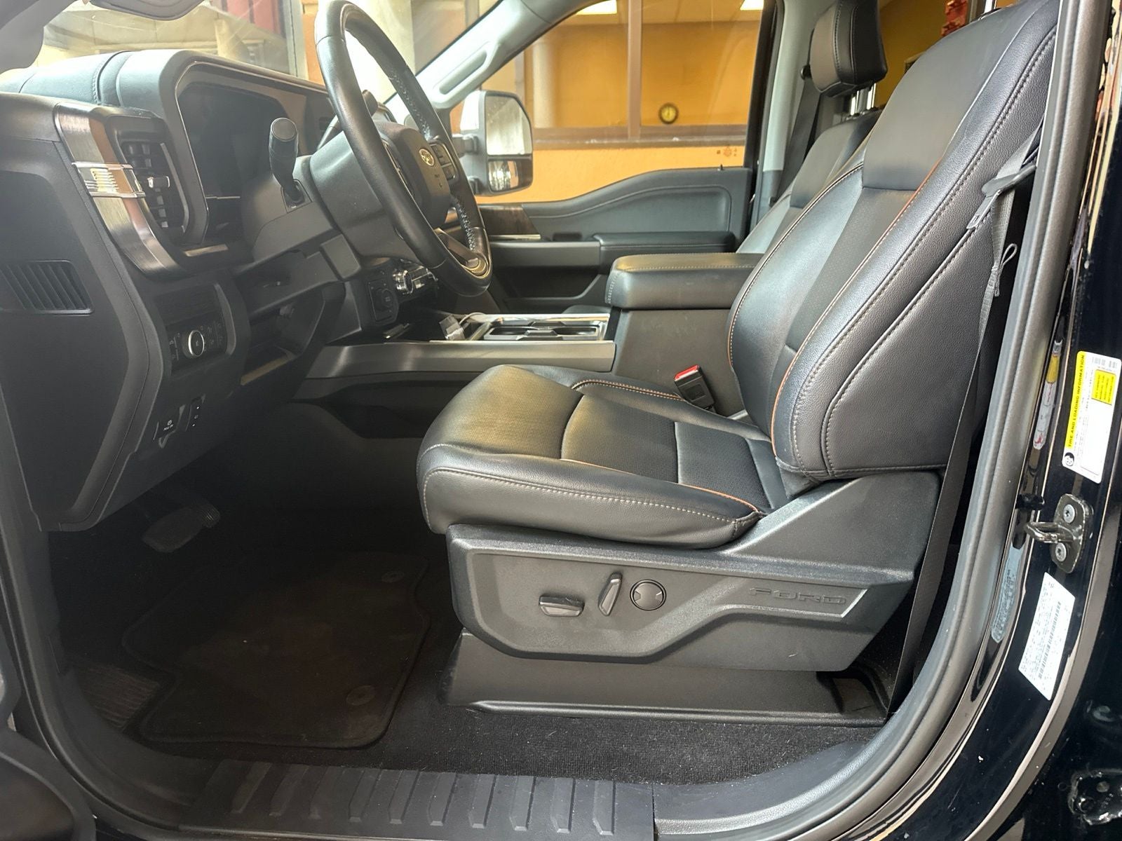 2025 Ford F-350SD Lariat H. OUTPUT