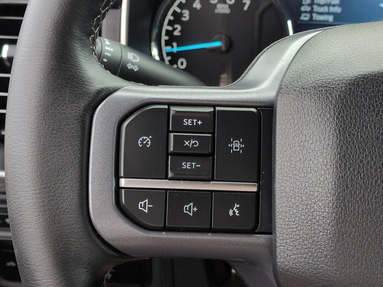 2023 Ford F-150 XLT V6 ECOBOOST