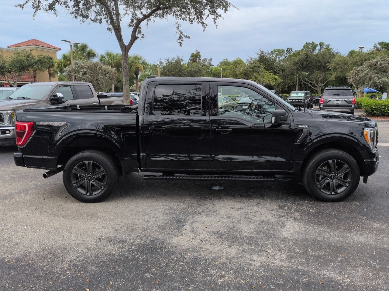 2023 Ford F-150 XLT V6 ECOBOOST