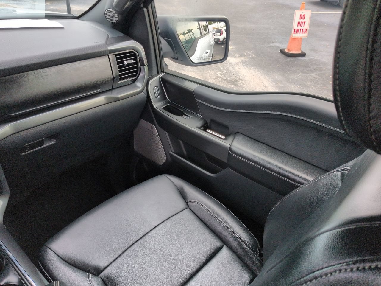 2023 Ford F-150 XLT V6 ECOBOOST