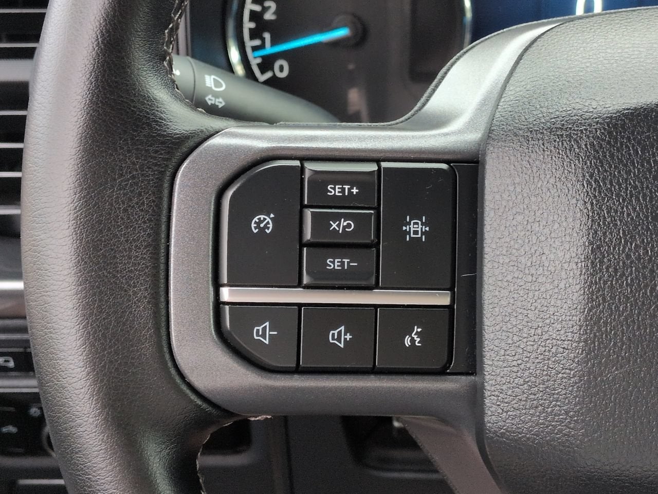 2023 Ford F-150 XLT V6 ECOBOOST