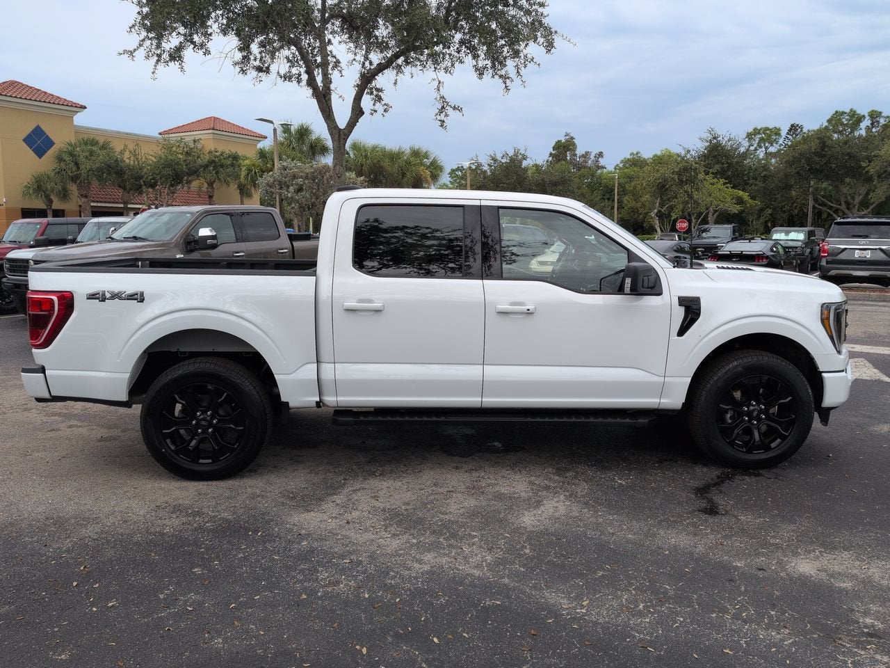 2023 Ford F-150 XLT V6 ECOBOOST