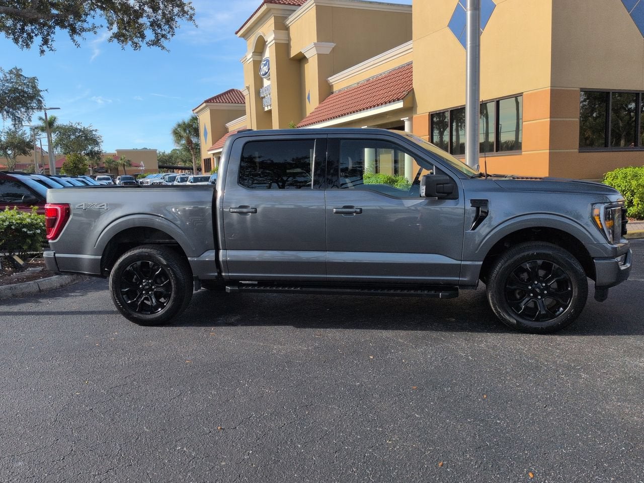 2023 Ford F-150 XLT V6 ECOBOOST