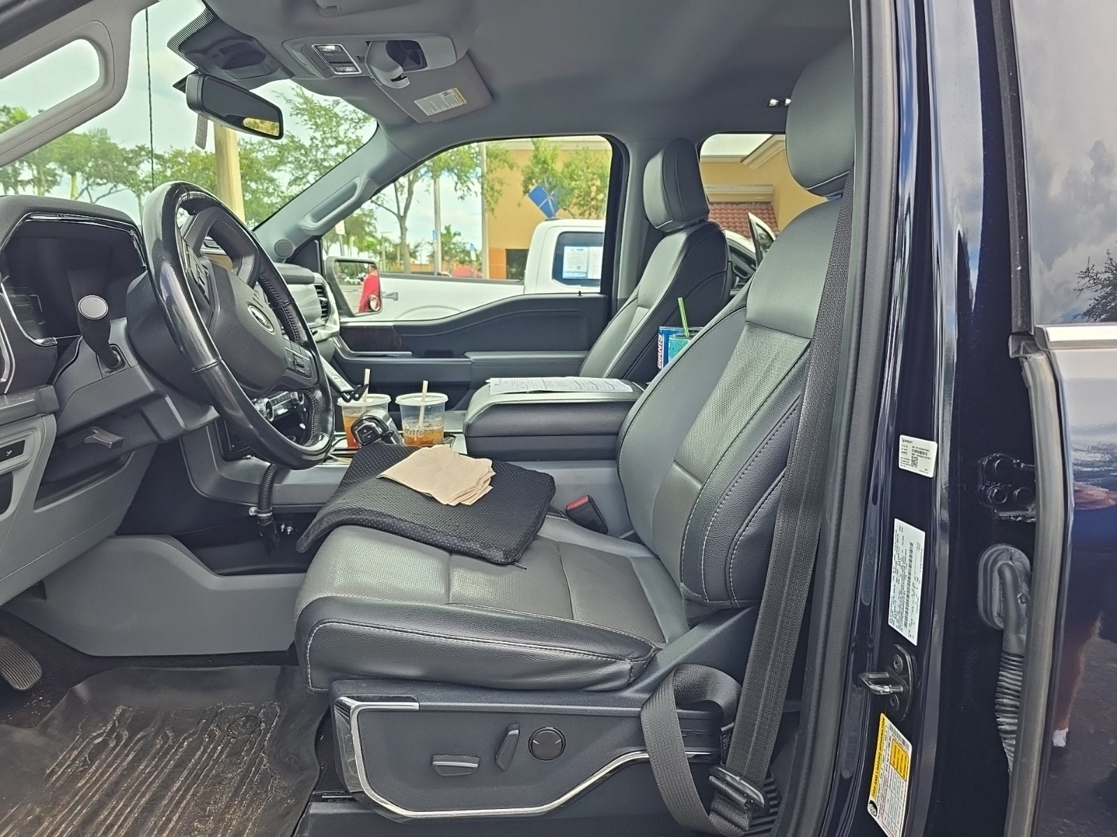 2022 Ford F-150 Lariat 5.0 V8