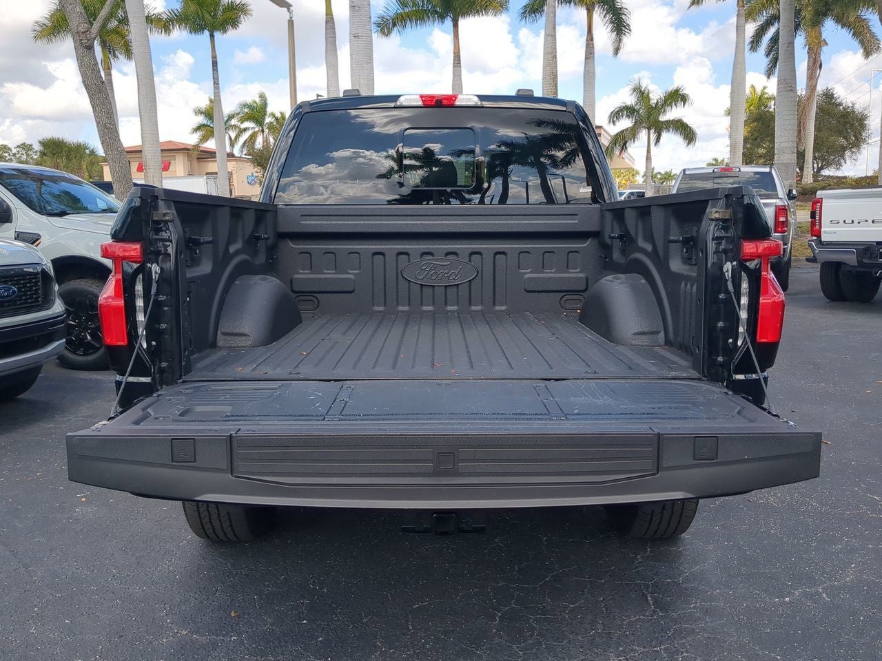 2023 Ford F-150 Lightning Lariat