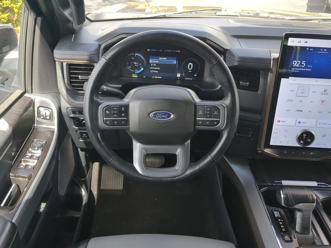 2023 Ford F-150 Lightning Lariat