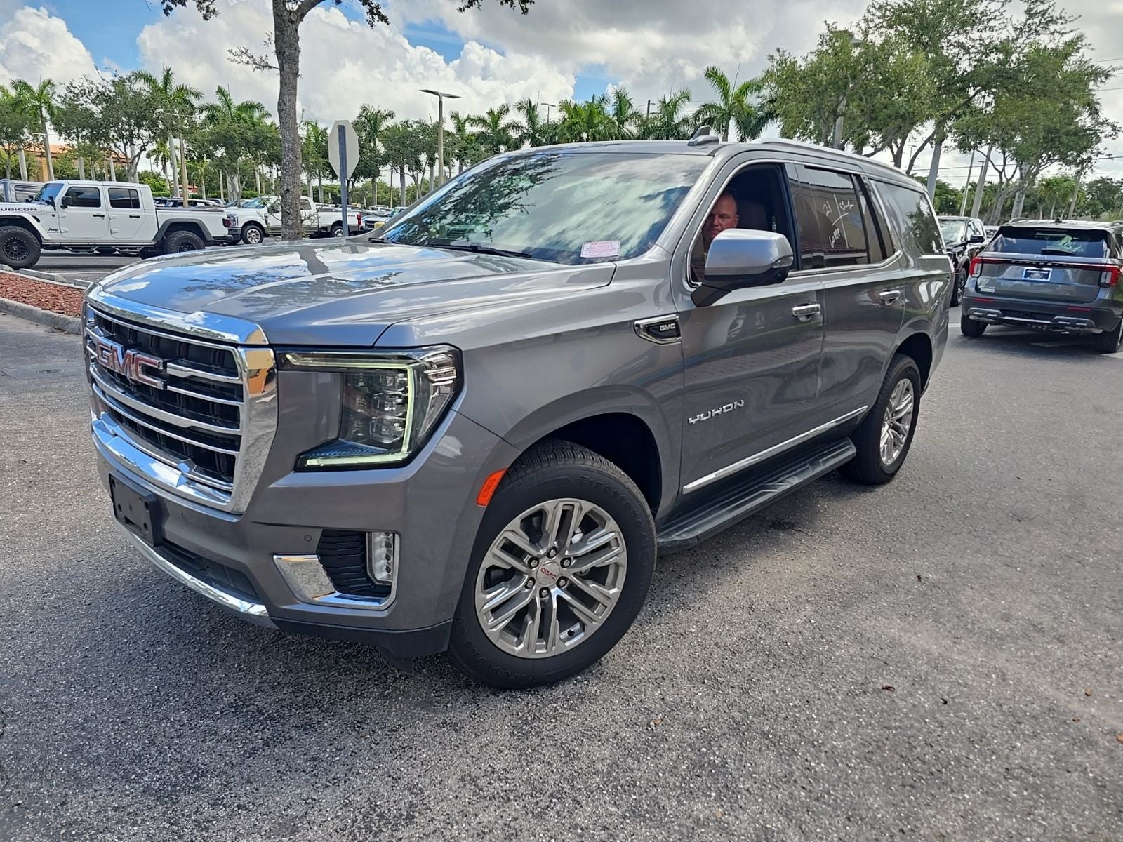 2021 GMC Yukon SLT
