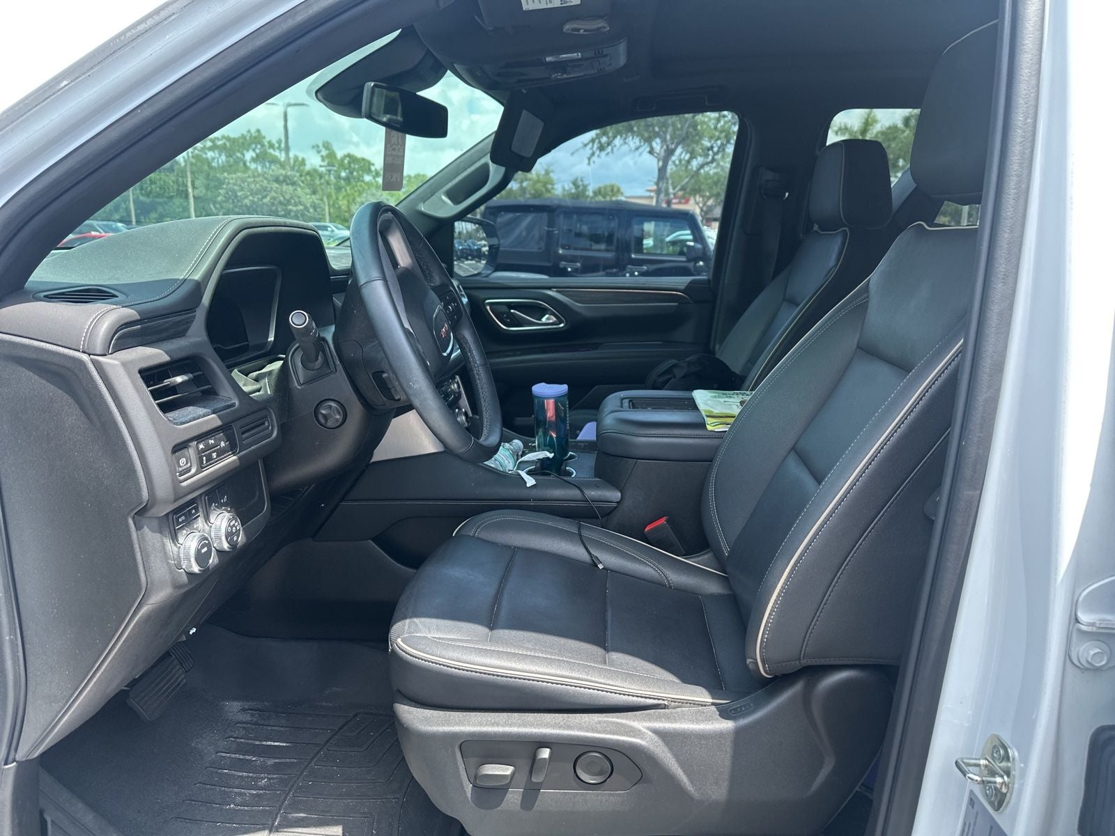2023 GMC Yukon XL SLT