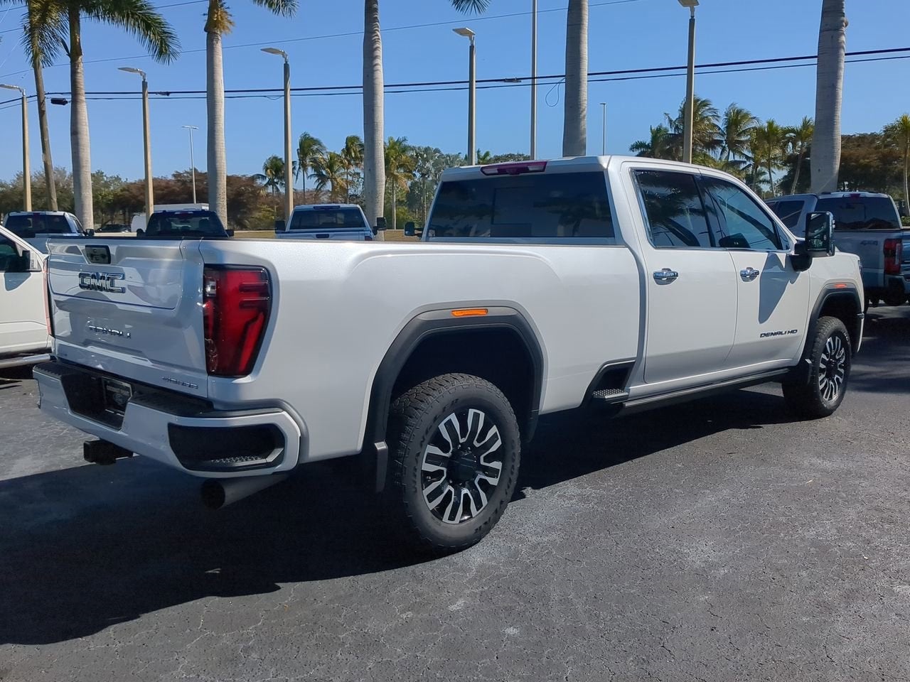 2024 GMC Sierra 3500HD Denali Ultimate
