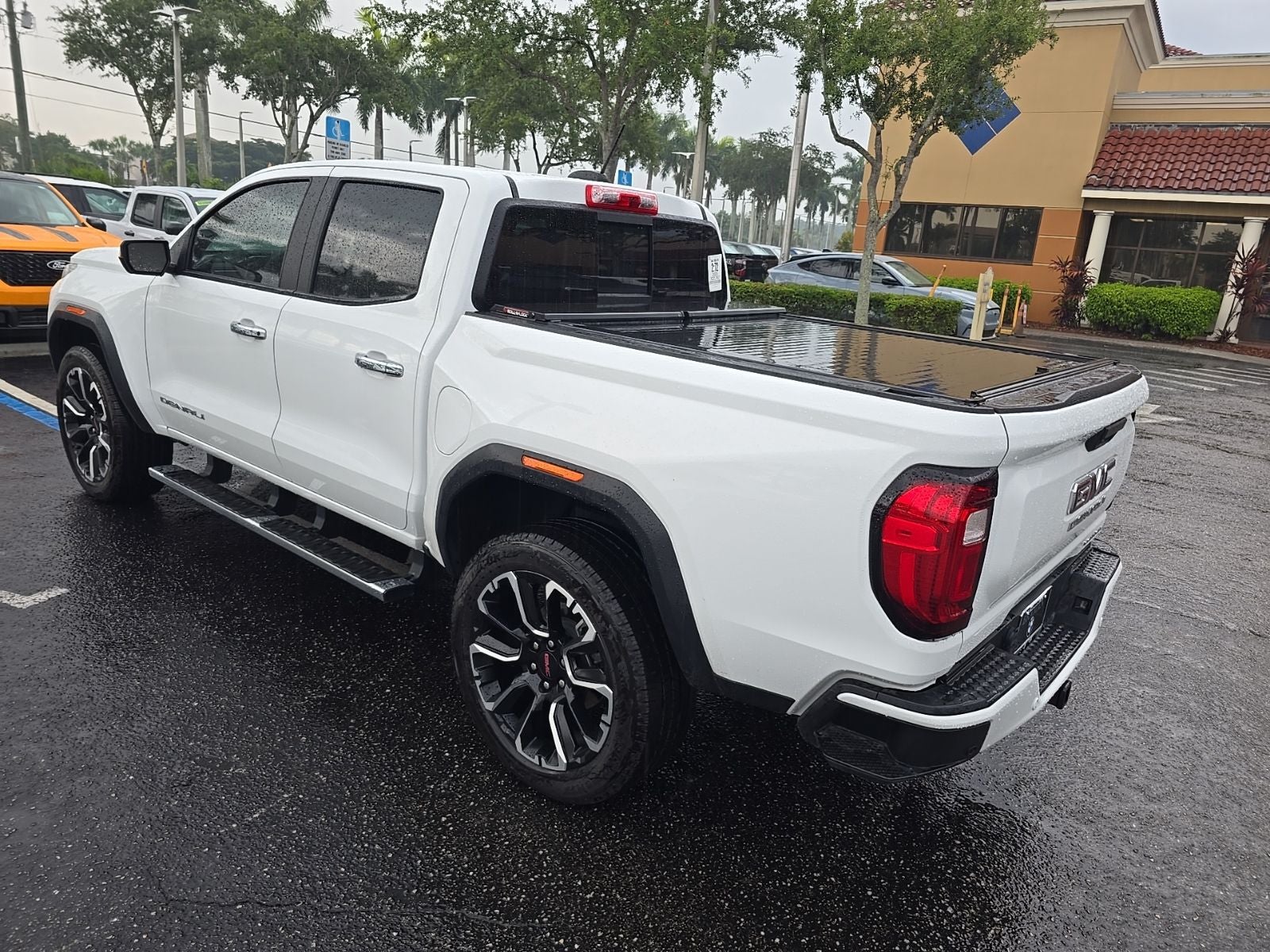 2023 GMC Canyon Denali