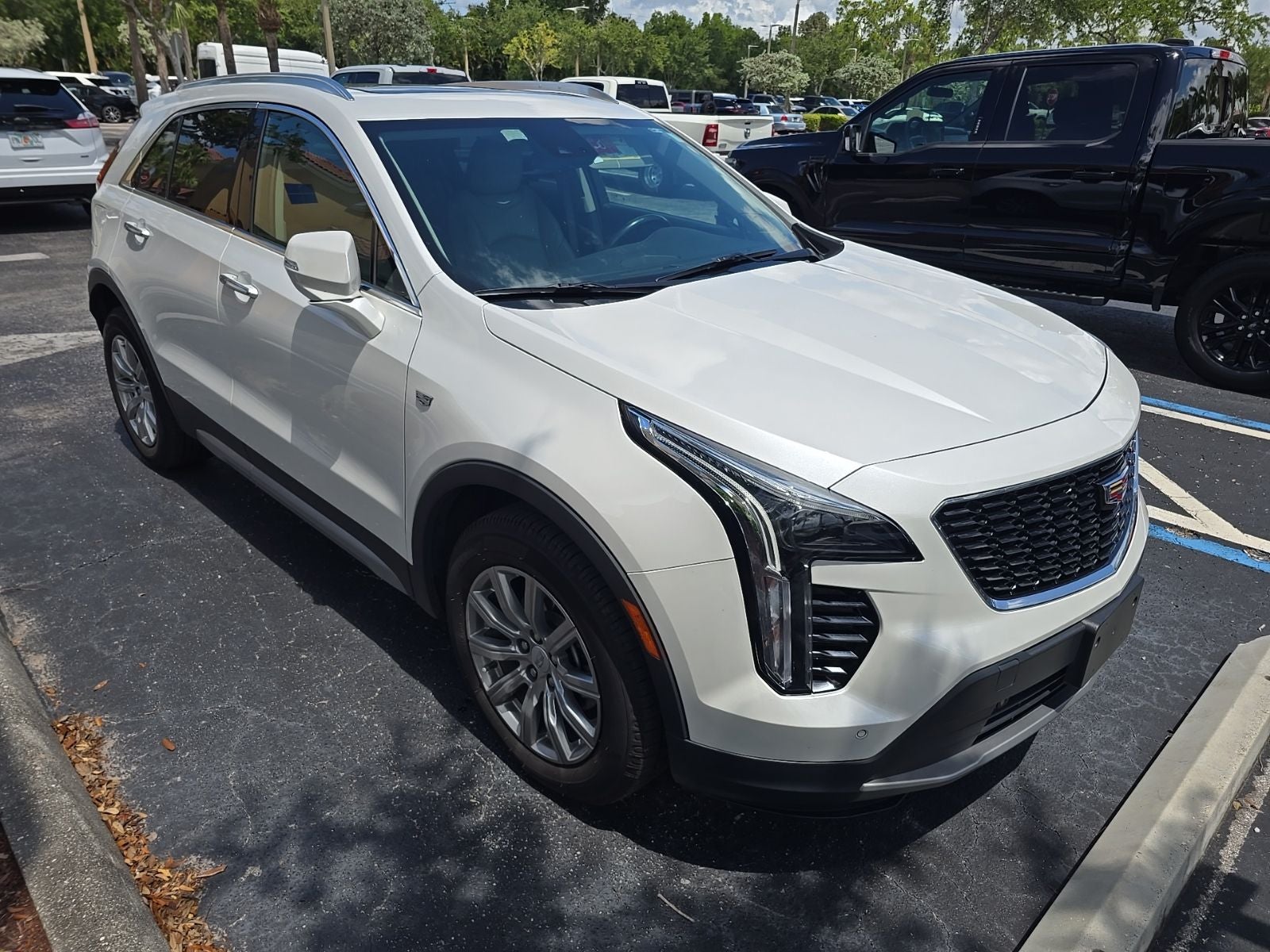 2023 Cadillac XT4 Premium Luxury