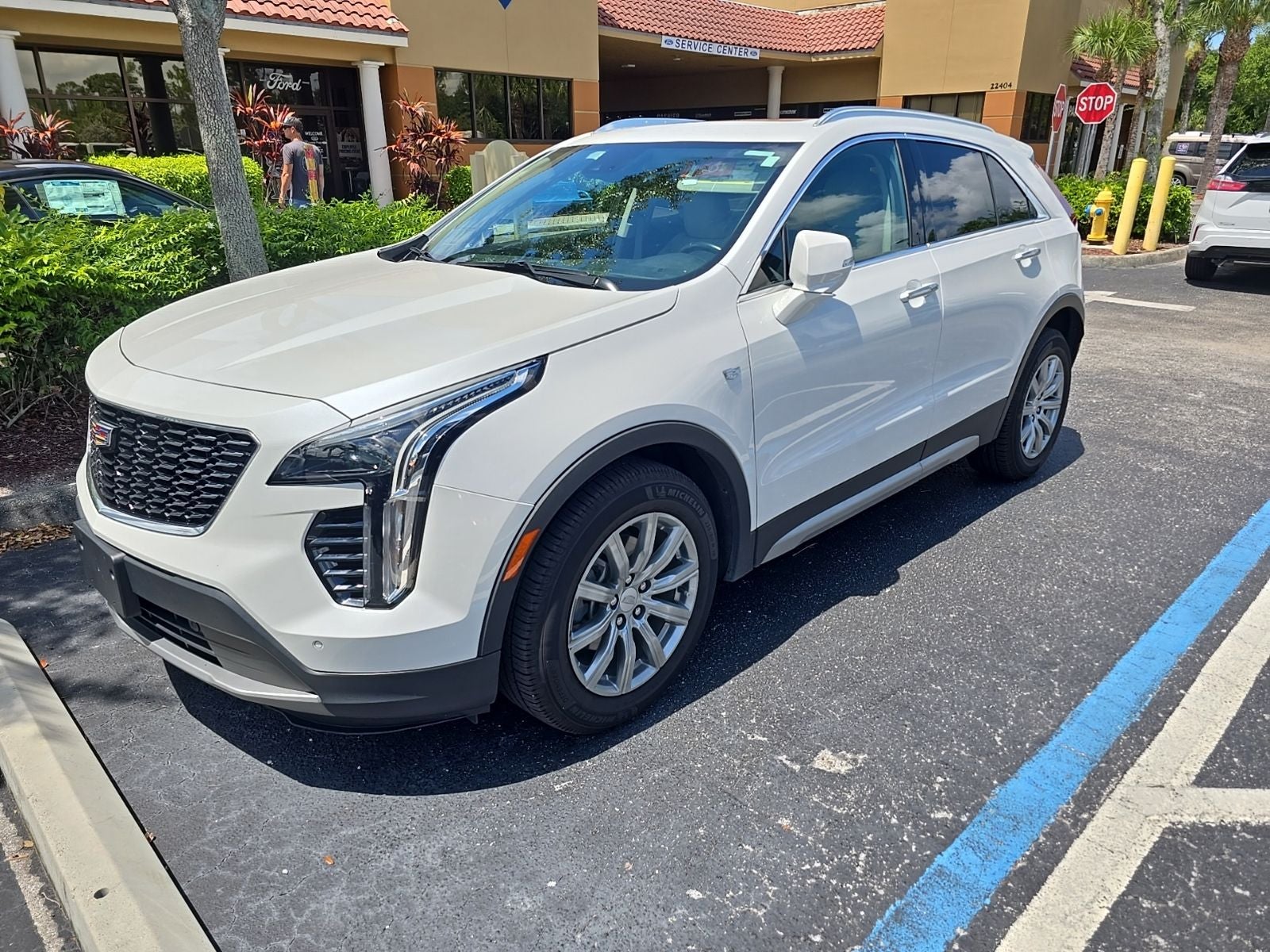 2023 Cadillac XT4 Premium Luxury
