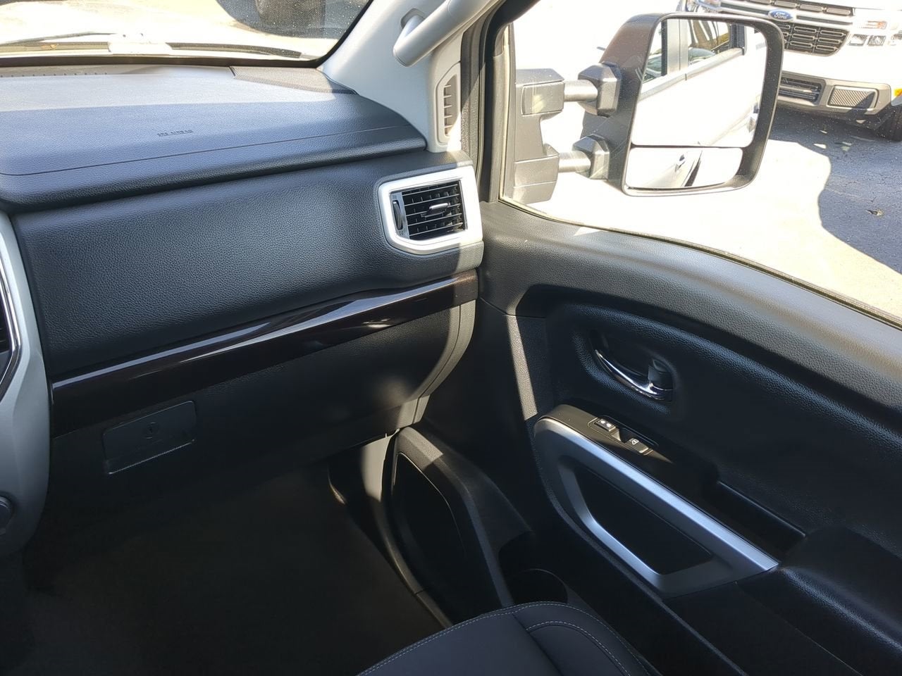 2017 Nissan Titan XD SV