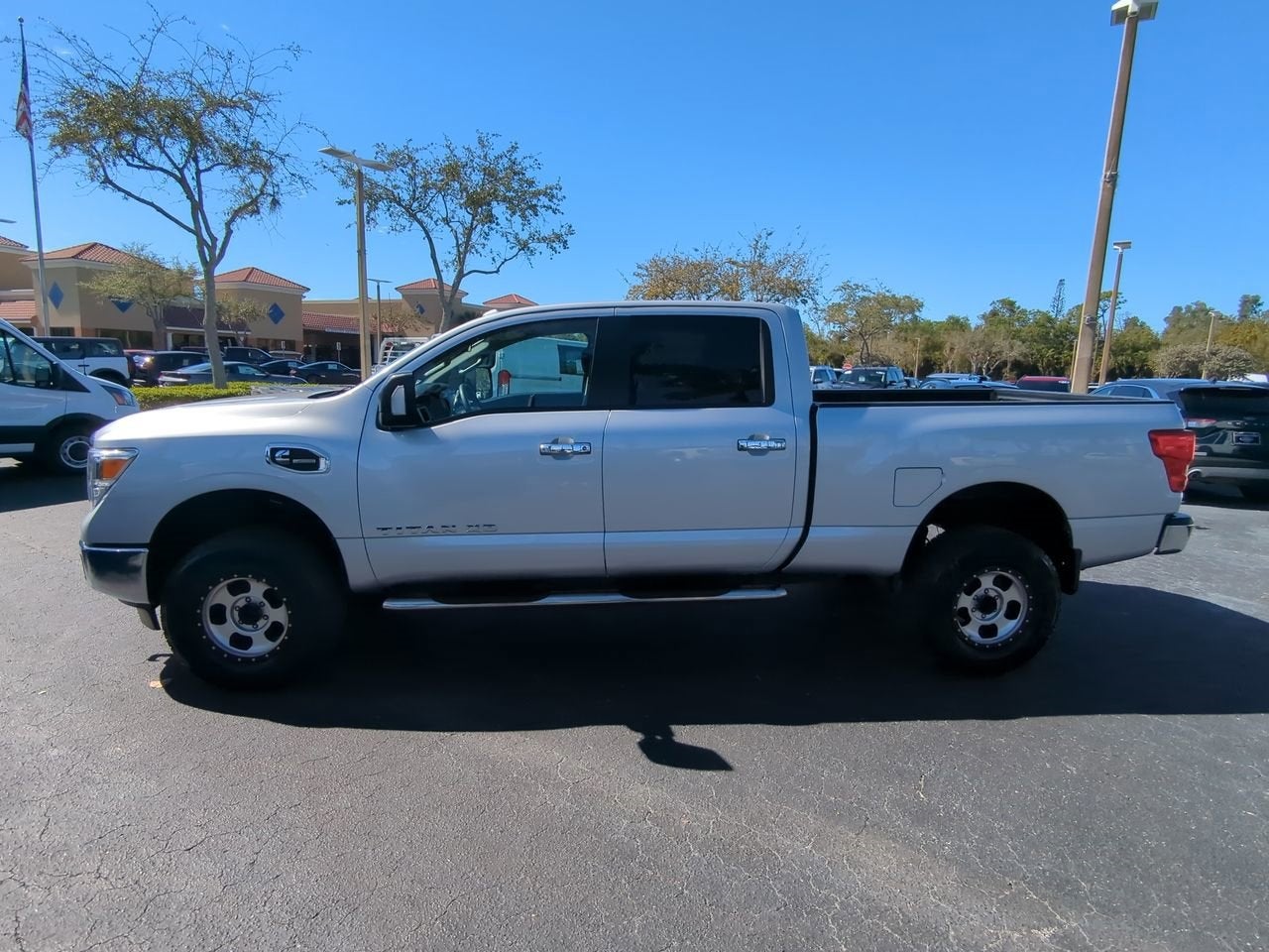 2017 Nissan Titan XD SV