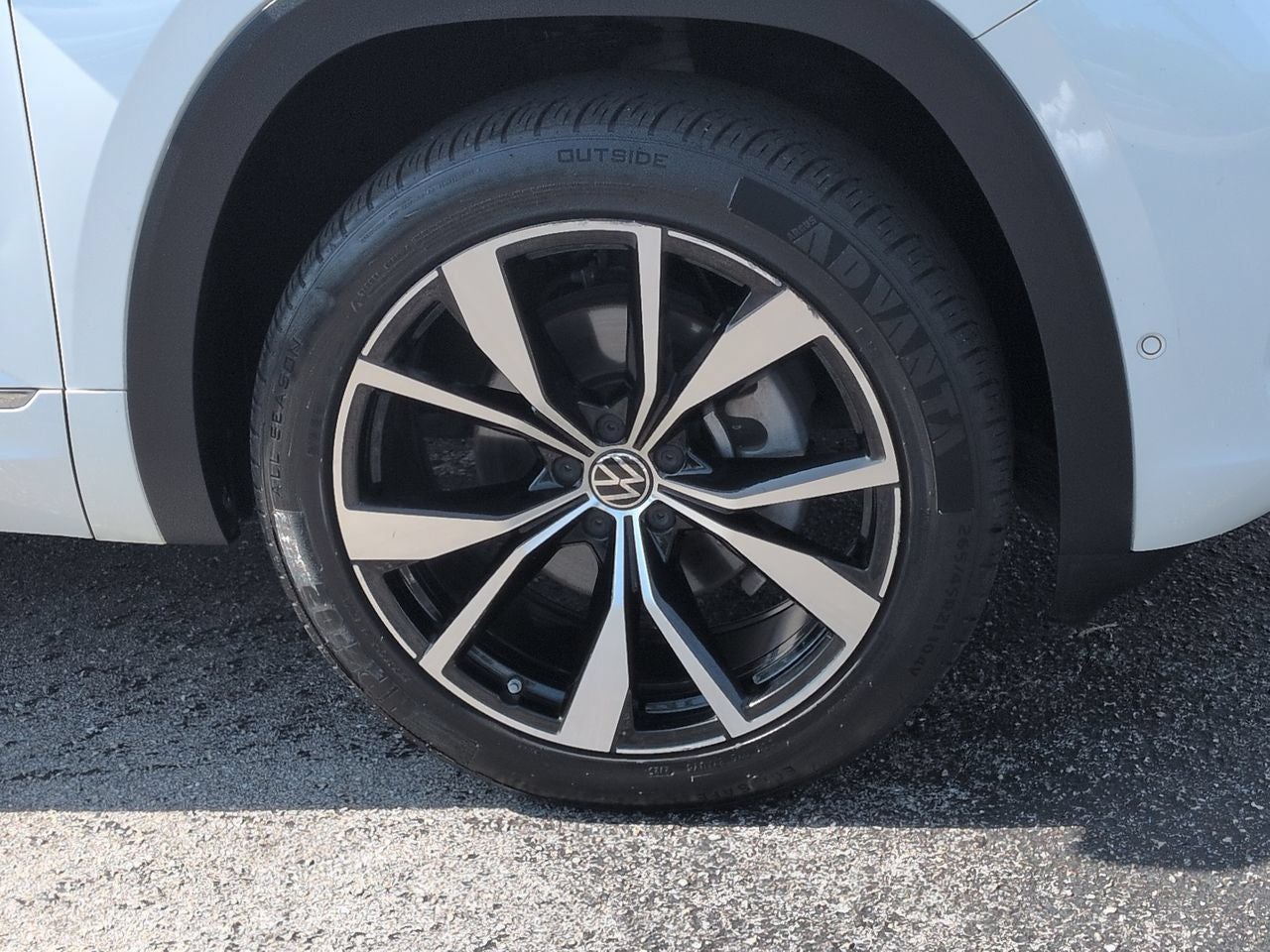 2024 Volkswagen Atlas 2.0T SEL Premium R-Line