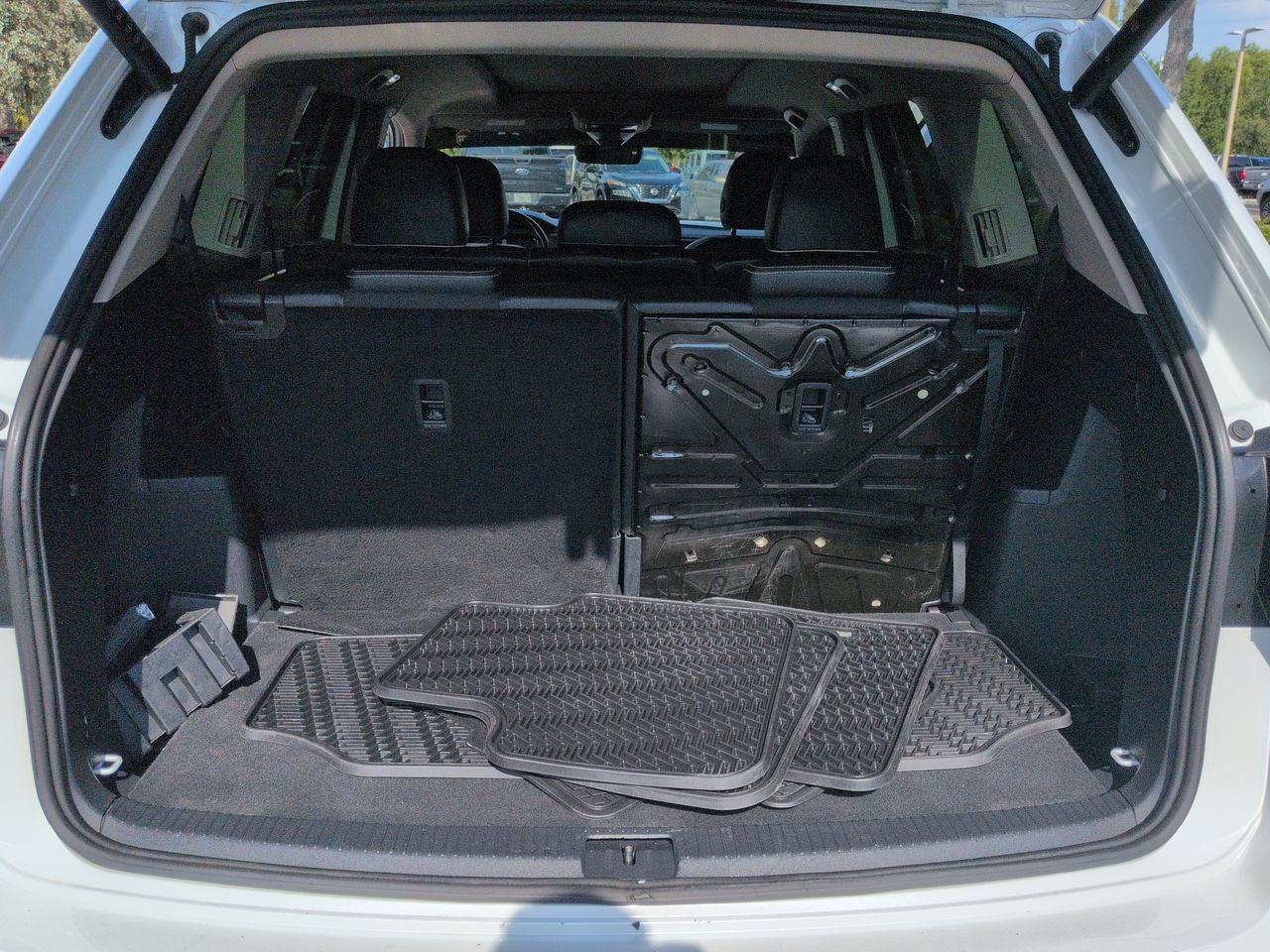 2024 Volkswagen Atlas 2.0T SEL Premium R-Line