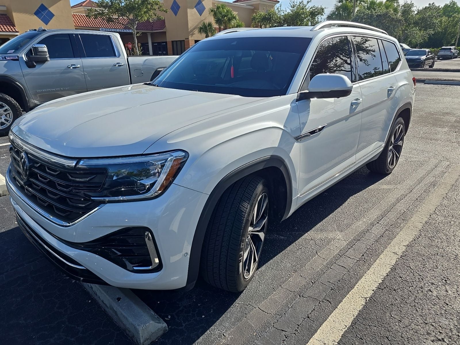 2024 Volkswagen Atlas 2.0T SEL Premium R-Line