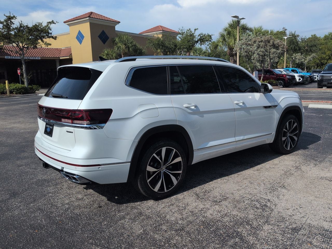2024 Volkswagen Atlas 2.0T SEL Premium R-Line