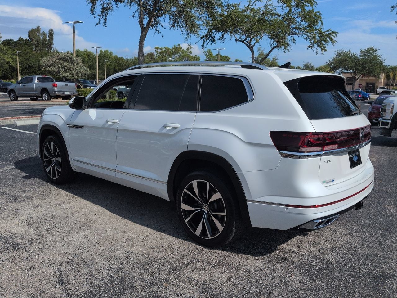 2024 Volkswagen Atlas 2.0T SEL Premium R-Line