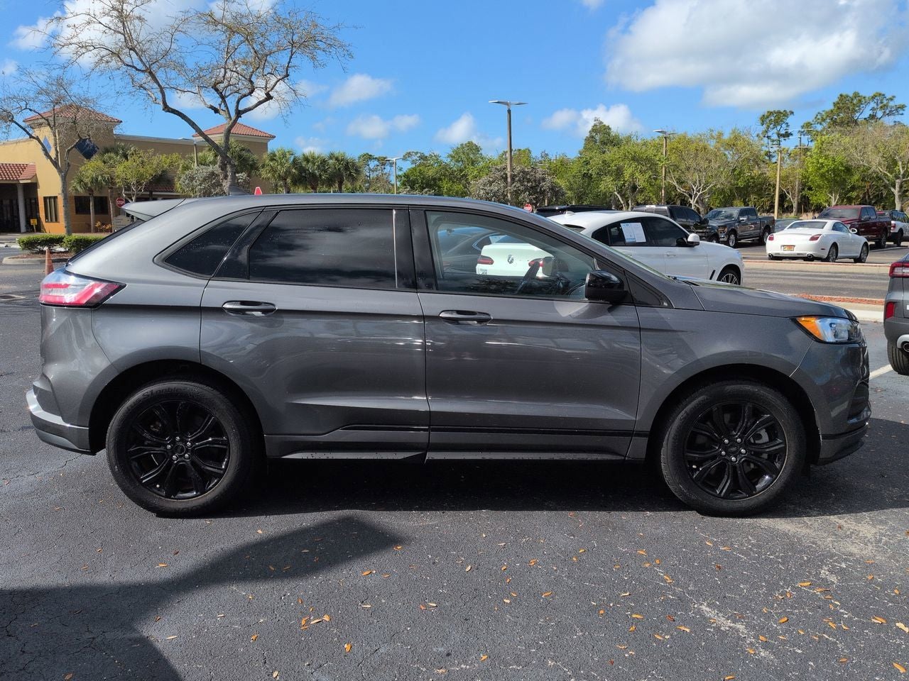 2022 Ford Edge SE