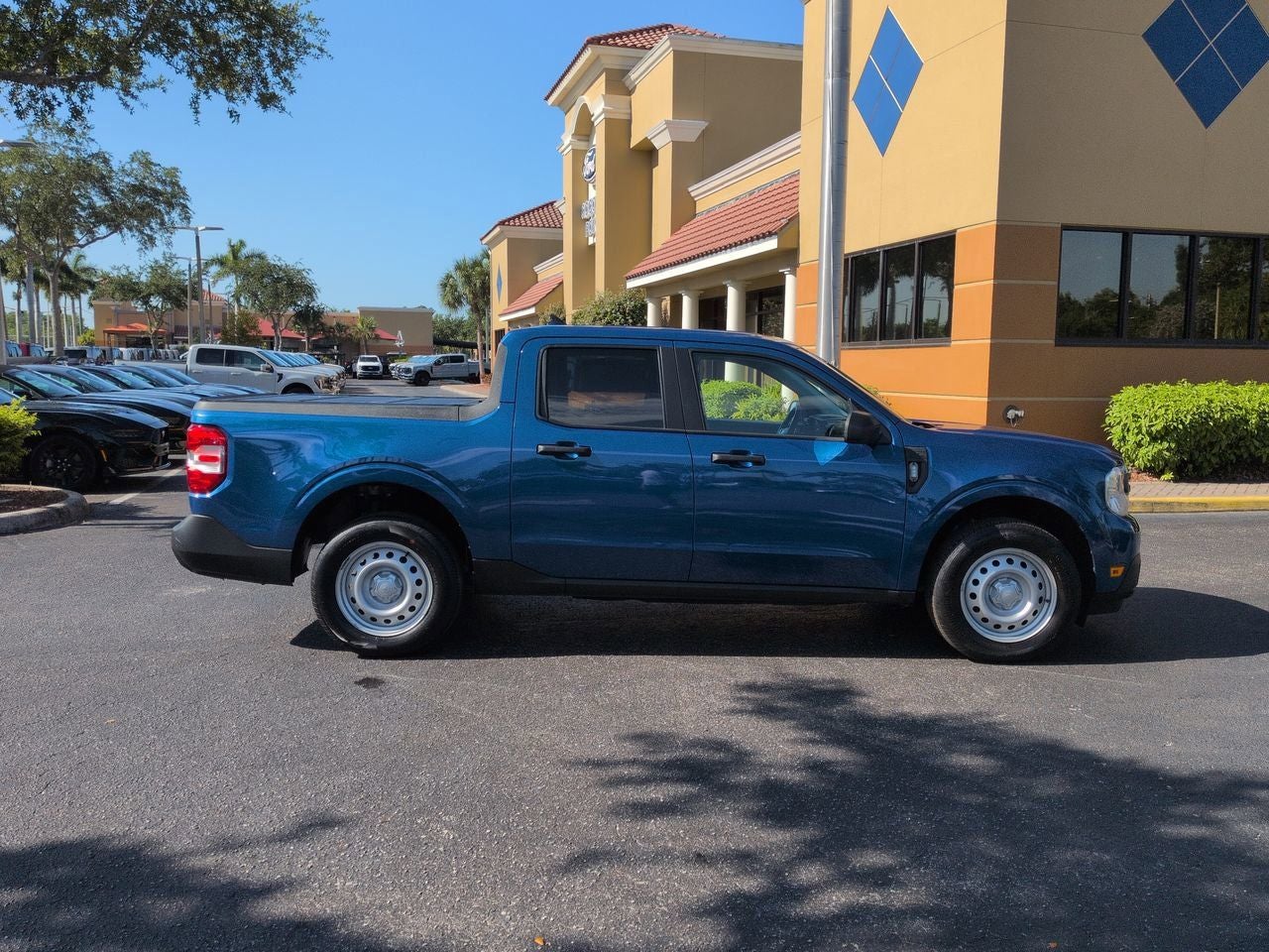 2024 Ford Maverick XL