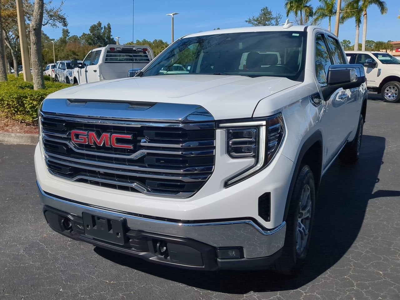 2025 GMC Sierra 1500 SLT