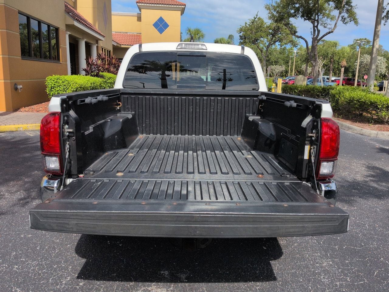 2020 Toyota Tacoma SR5 V6