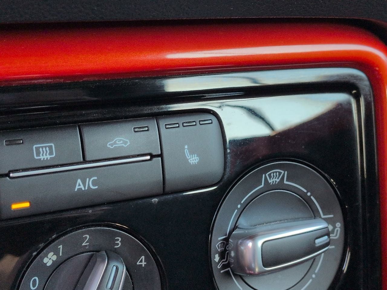 2018 Volkswagen Beetle 2.0T S