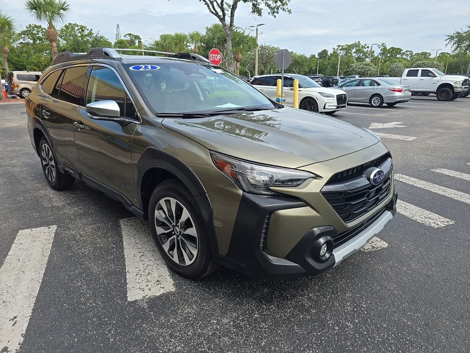 2023 Subaru Outback Touring's photo
