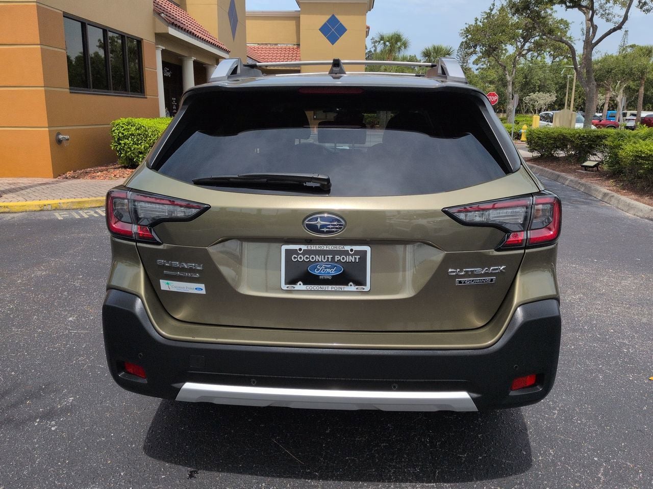 2023 Subaru Outback Touring