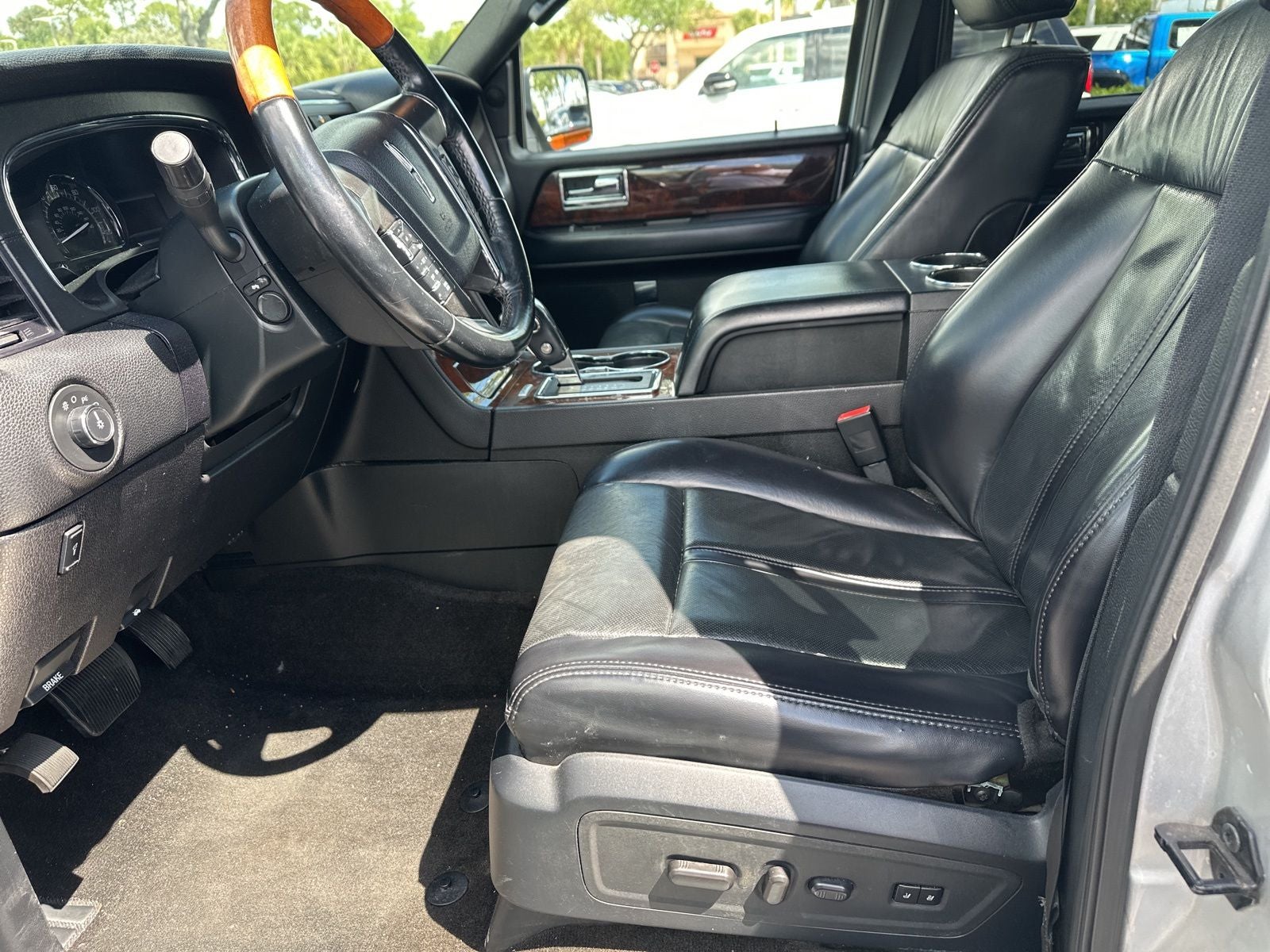 2017 Lincoln Navigator Select