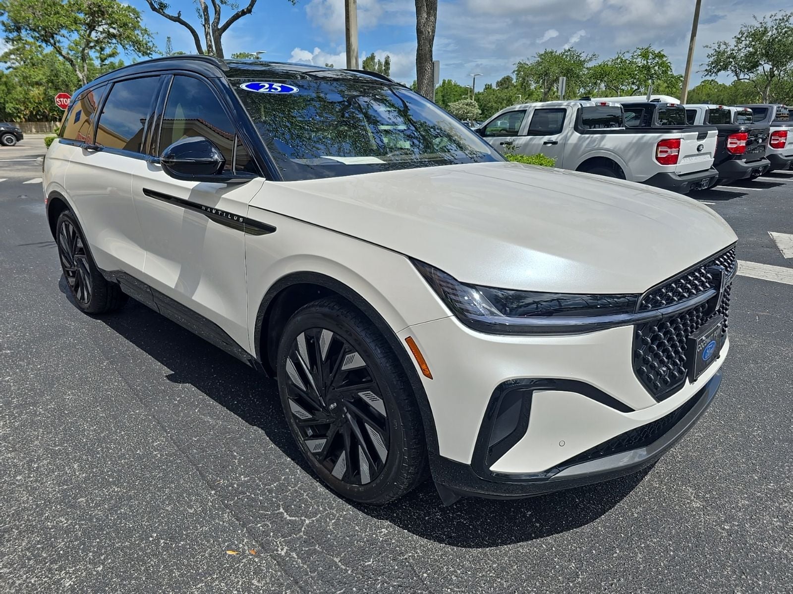 2025 Lincoln Nautilus Reserve AWD's photo