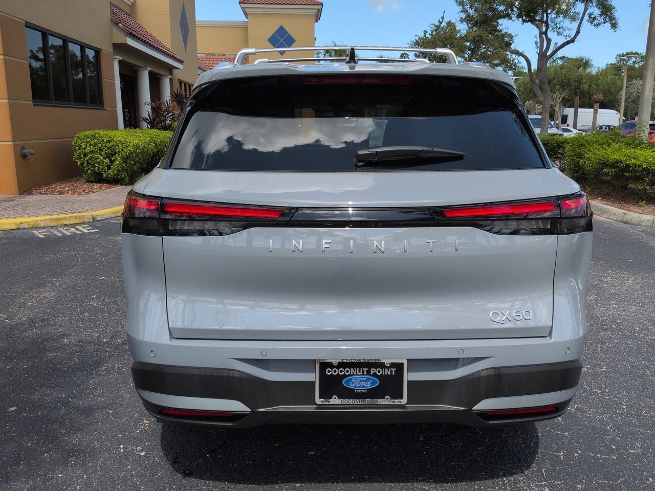 2026 INFINITI QX60 LUXE